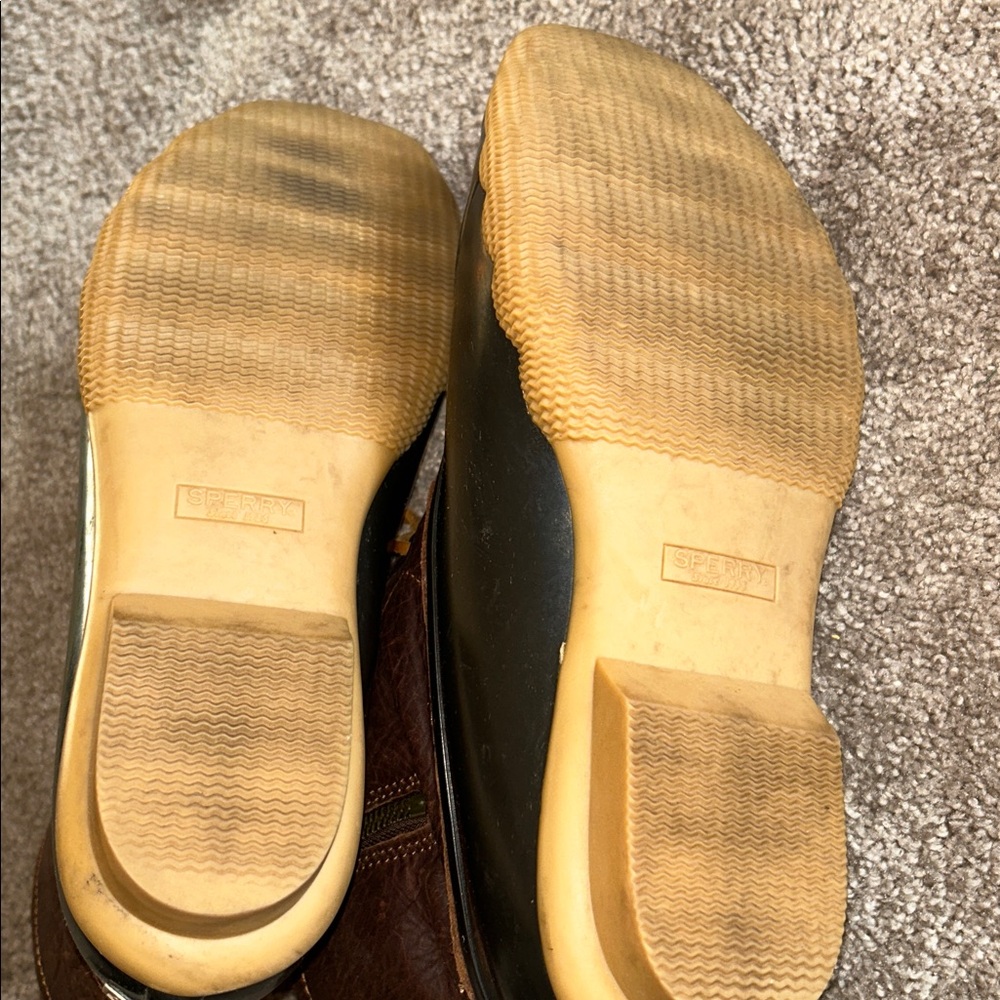 Sperry Brown and Black Boots with Tan Laces - Picture 5 of 8